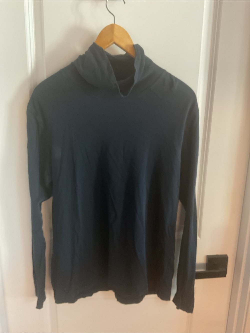 Cabela's - Black Turtleneck Ladies Long-Sleeve Sweater - Size Large